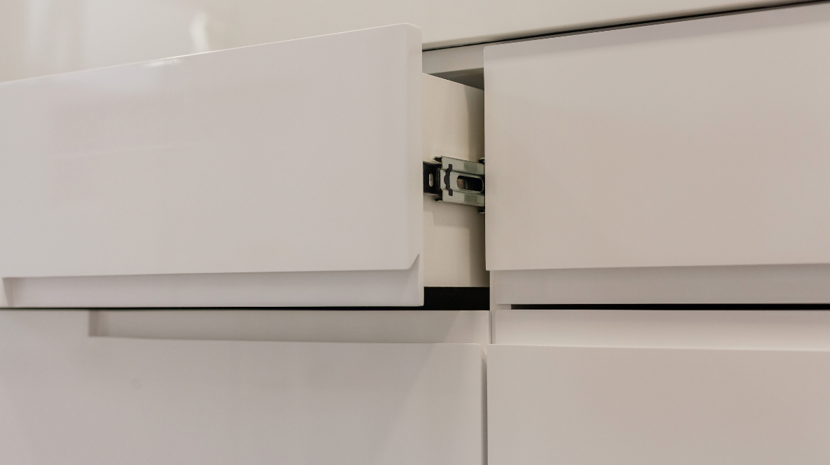 Pinos de Aço Inoxidável_ A Escolha Ideal para Marcenaria Externa